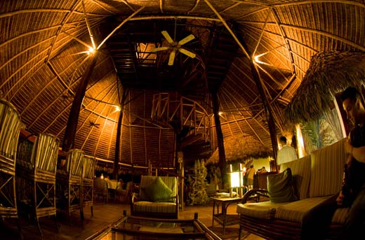 lapa rios restaurant at night