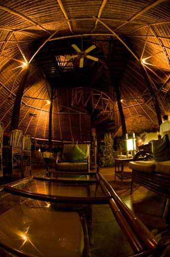 lapa rios restaurant at night